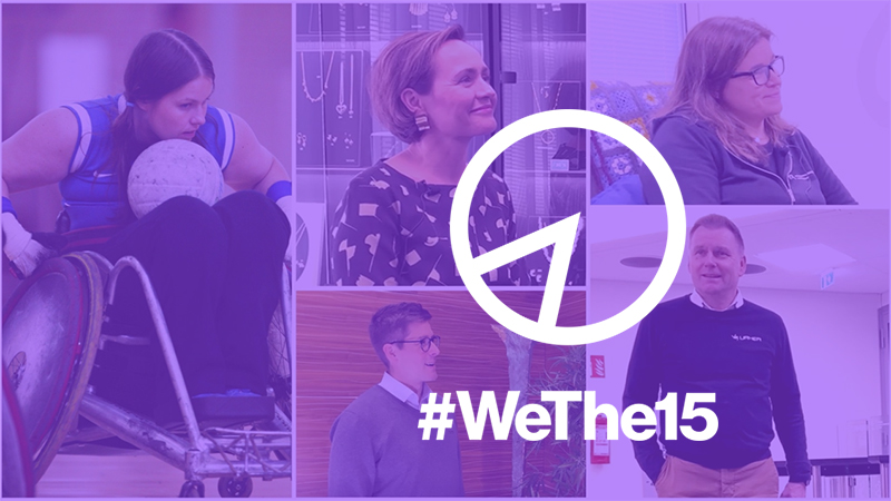 WeThe15-videosarjassa haastateltuja ihmisiä kampanjan violetilla taustalla, valkoisen WeThe15-ympyrälogon takana