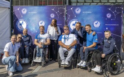 Paralympiapäivä aktivoi tuhansia ihmisiä liikkumaan Narinkkatorilla – Presidentti Alexander Stubb tsemppasi paralympiajoukkueen matkaan
